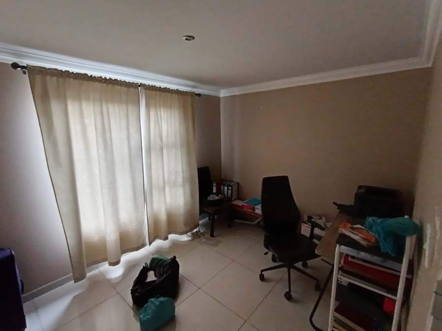4 Bedroom Property for Sale in Geelhoutpark North West